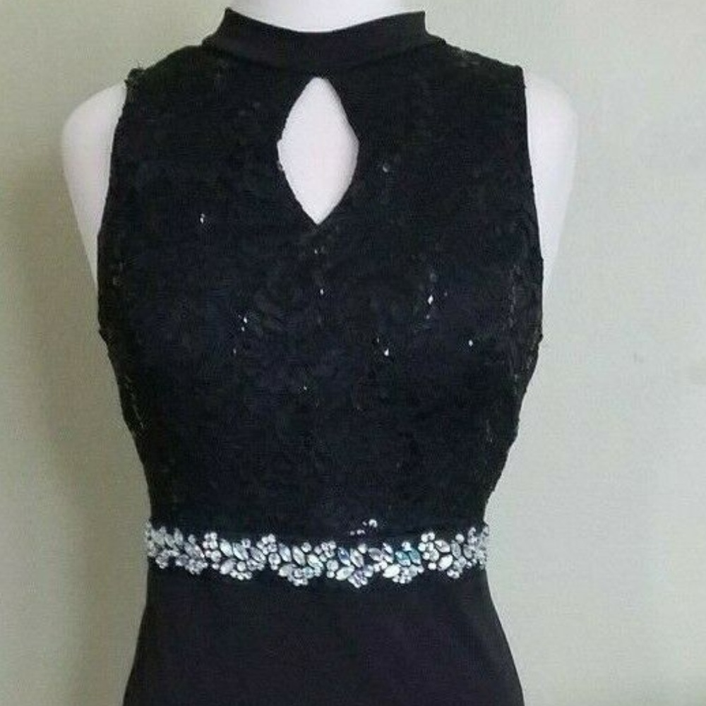 Sleeveless Long Formal Dress